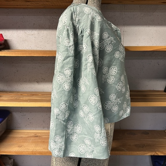 Joie Sage Green Floral Button-Up Cropped Blouse Size Small NWT - Picture 3 of 8